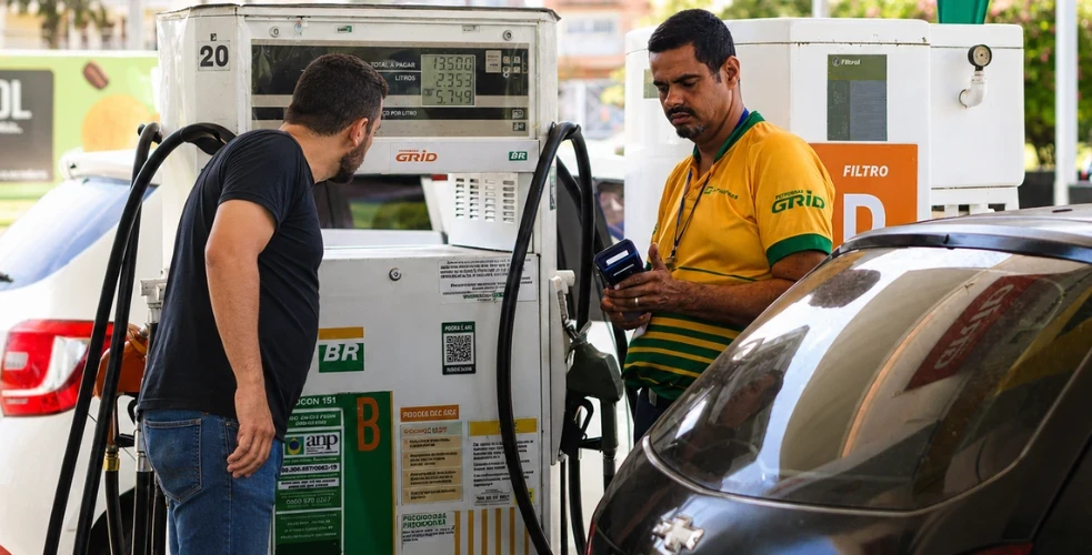 Como identificar um posto confiável no DF: sinais de adulteração de combustível e o que a ANP exige